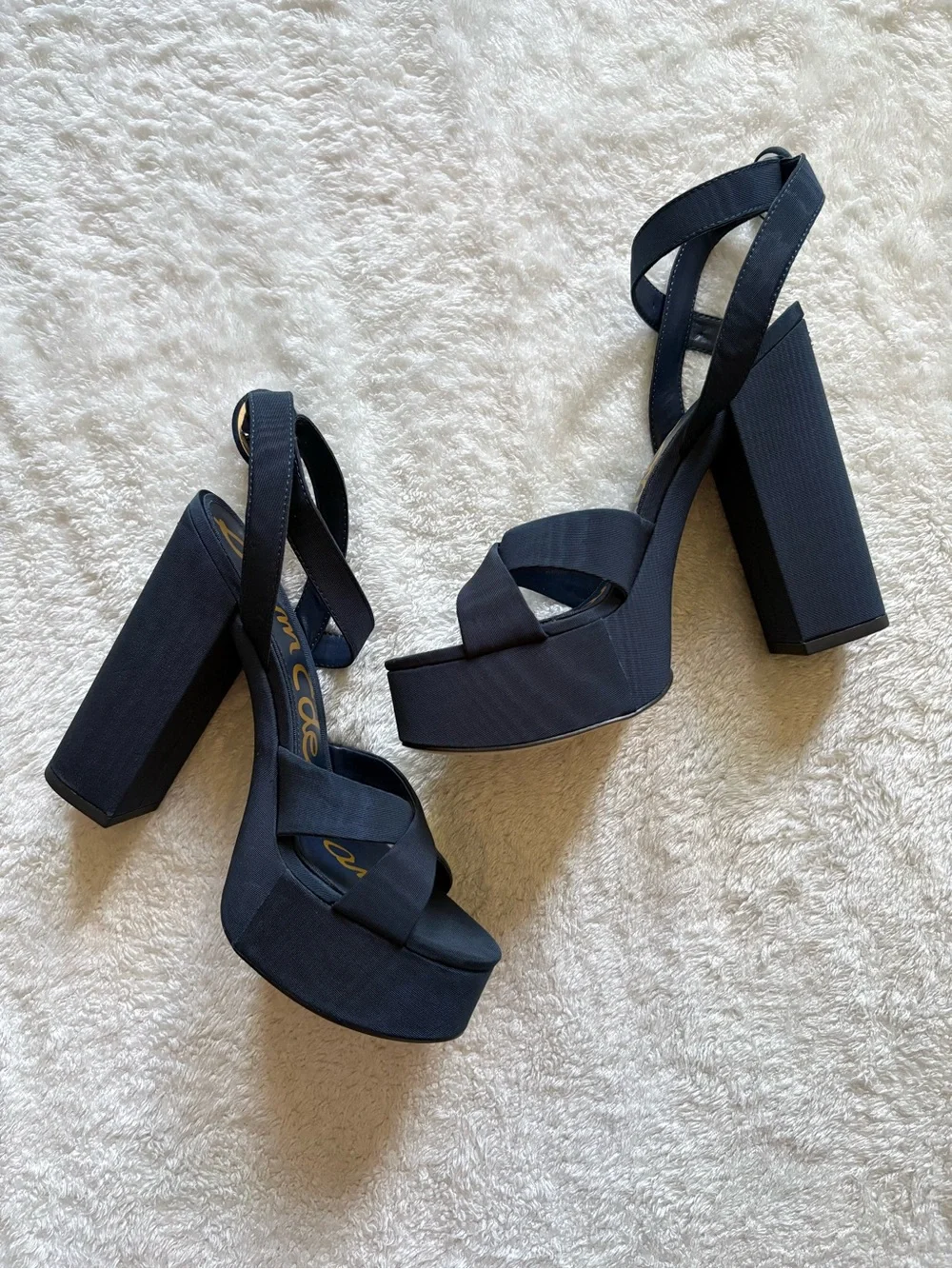 Sam Edelman dial up